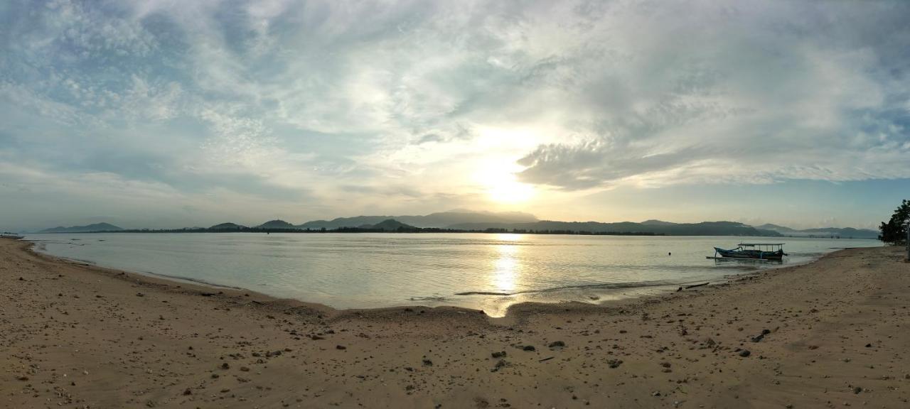 Beach Camp Lombok Sekotong Exterior photo