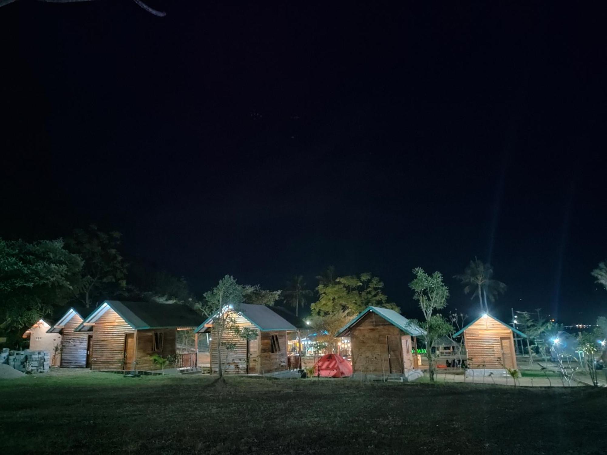 Beach Camp Lombok Sekotong Exterior photo